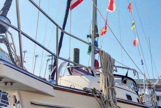 Island Packet 320 Yacht For Sale