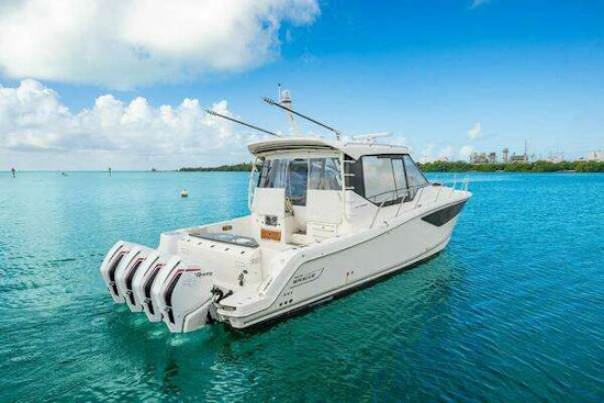 Boston Whaler 405 Conquest Yacht For Sale