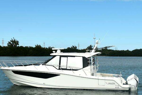Boston Whaler 405 Conquest Yacht For Sale