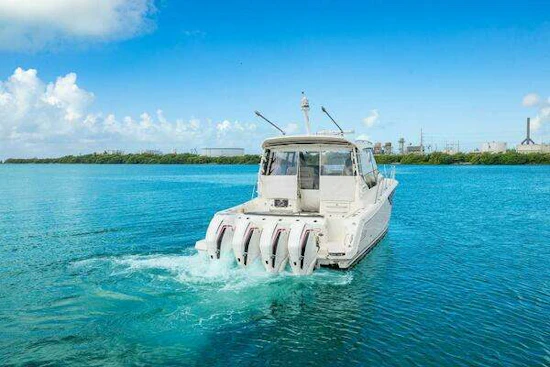 Boston Whaler 405 Conquest Yacht For Sale
