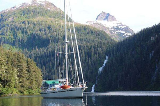 Waterline 55 Yacht For Sale