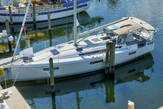 Jeanneau 440 Yacht For Sale