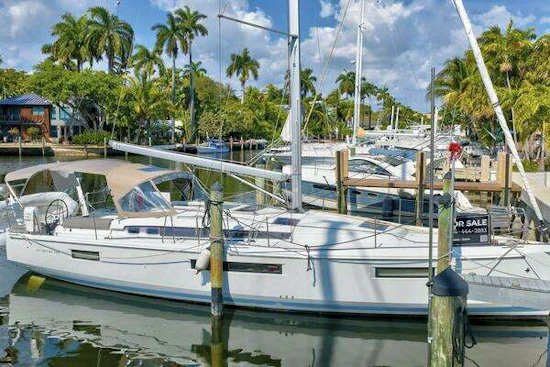 Jeanneau 440 Yacht For Sale