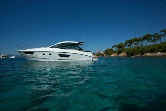 Beneteau Gran Turismo 40 Yacht For Sale