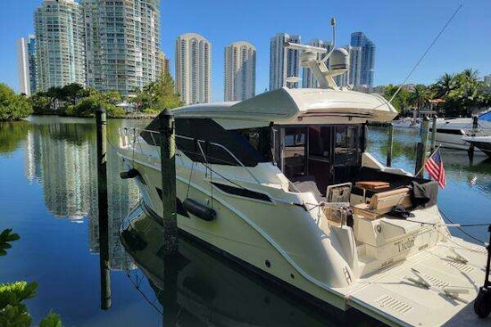 Sea Ray Sundancer 460 Yacht For Sale