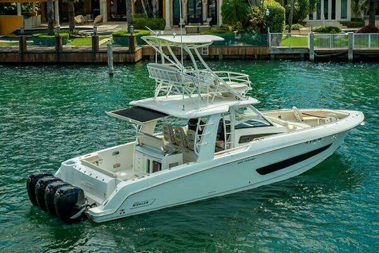 Boston Whaler  Yacht For Sale