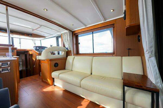 Beneteau Trawler 44 Yacht For Sale