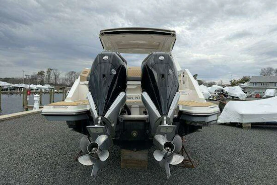 Sea Ray SLX 310 OB Yacht For Sale