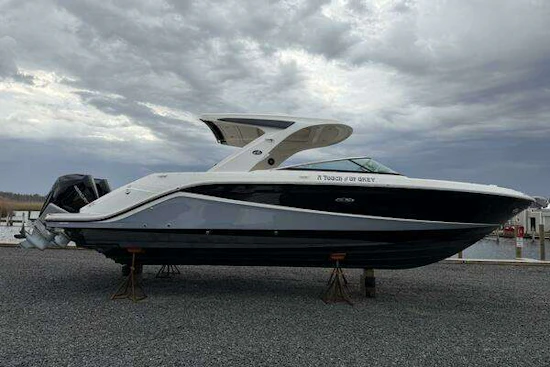 Sea Ray SLX 310 OB Yacht For Sale