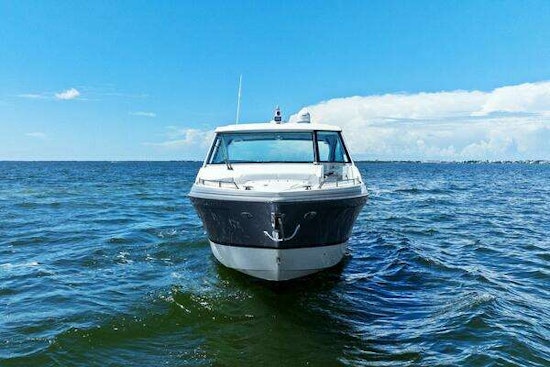 Formula 380 Super Sport Crossover Yacht For Sale