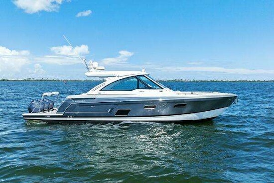 Formula 380 Super Sport Crossover Yacht For Sale