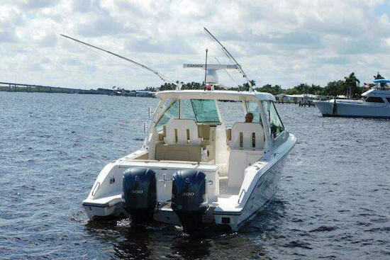 Pursuit 325 Dual Console Yacht For Sale