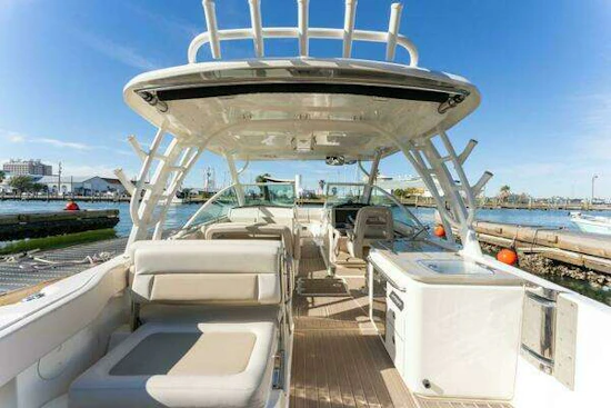 Boston Whaler 320 Vantage Yacht For Sale