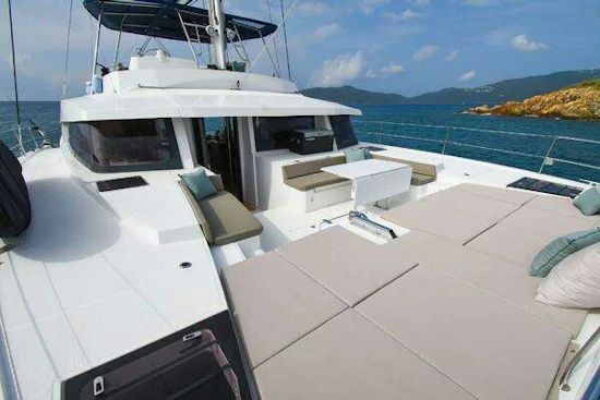 Bali 5.4 Yacht For Sale