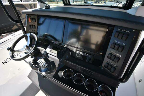 Blackfin 332 Yacht For Sale