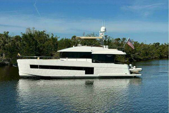 Sundeck Yachts 580 Sport Yacht For Sale