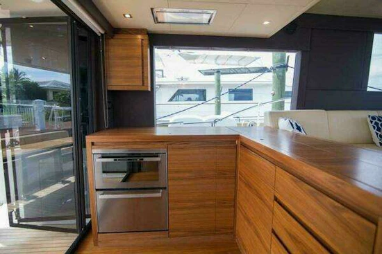 Sundeck Yachts 580 Sport Yacht For Sale