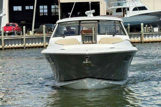 Pursuit 365 DC Yacht For Sale