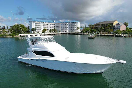Hatteras 60 Convertible Yacht For Sale