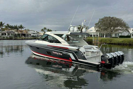 Formula 430 Super Sport Crossover Yacht For Sale