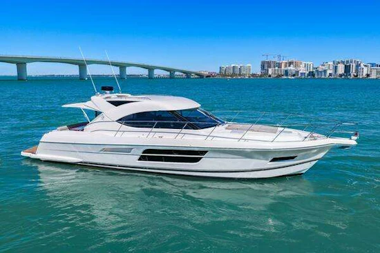 Riviera 5000 Sport Yacht Yacht For Sale