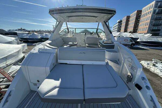 Sea Ray 320 Sundancer Yacht For Sale