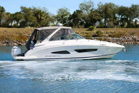Regal 33 XO Yacht For Sale