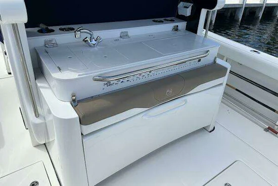 Edgewater 370CC Yacht For Sale