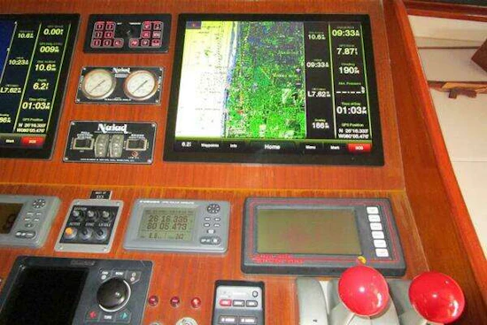 Burger Flush Deck with Flybridge Yacht For Sale