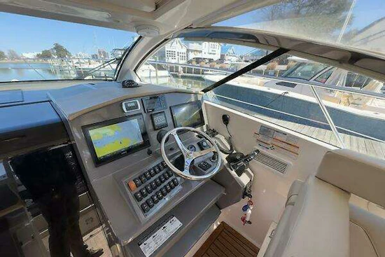 Pursuit SC 365i Sport Coupe Yacht For Sale