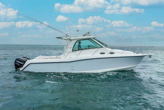 Boston Whaler 345 Conquest Yacht For Sale