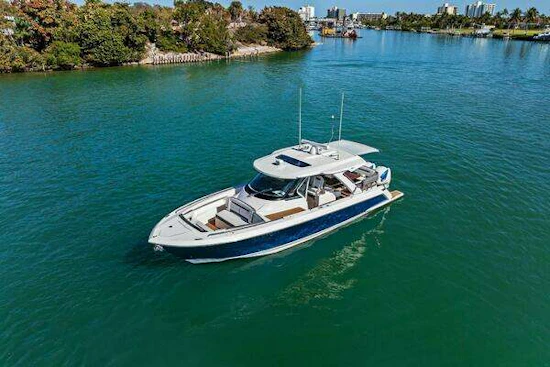 Tiara Yachts 38 LS Yacht For Sale