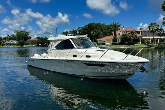 Pursuit 325 OS Yacht For Sale