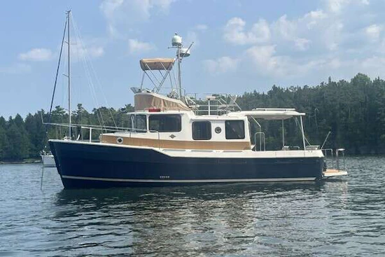Ranger Tugs R-31 CB Yacht For Sale