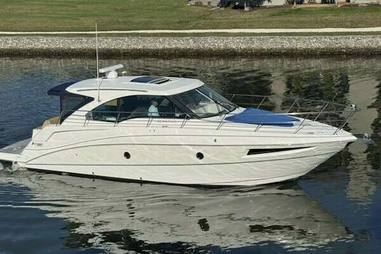 Cruisers Yachts  Yacht For Sale