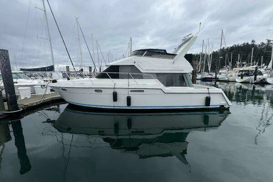 Carver 370 Voyager Yacht For Sale