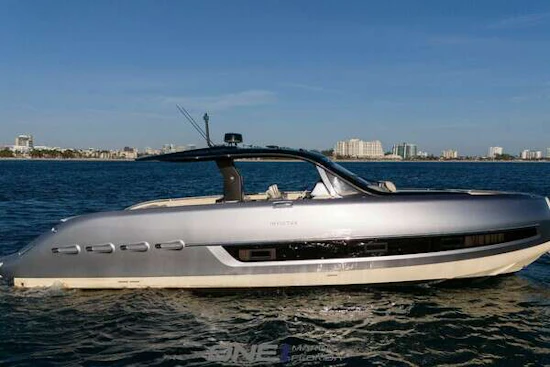 Invictus TT 460 Yacht For Sale