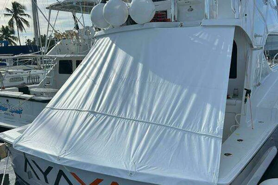 Hatteras 50 Convertible Yacht For Sale