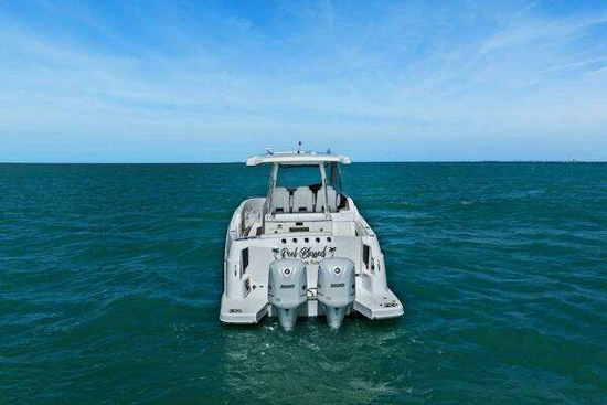 Regal 33 SAV Yacht For Sale