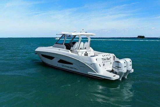 Regal 33 SAV Yacht For Sale