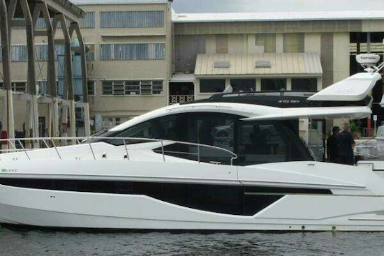 Galeon 470 Sky Yacht For Sale