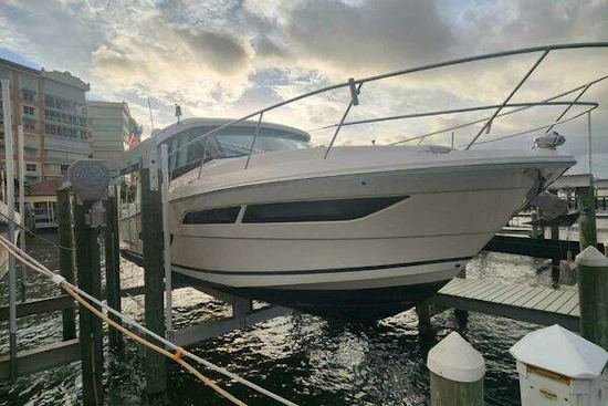 Regal 38XO Yacht For Sale