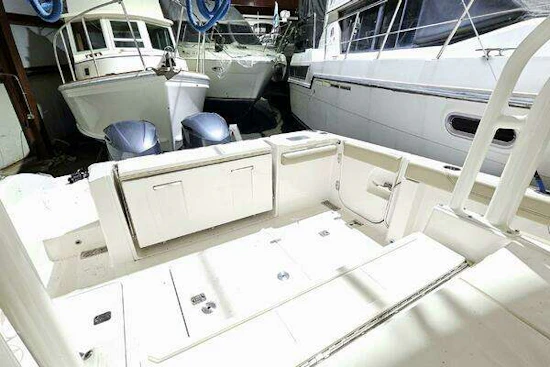 Pursuit 328 Sport Yacht For Sale
