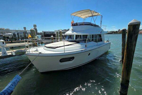 Beneteau Swift Trawler 35 Yacht For Sale