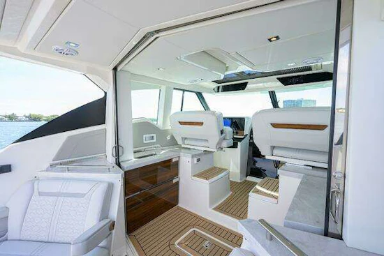 Tiara Yachts 43 LE Yacht For Sale