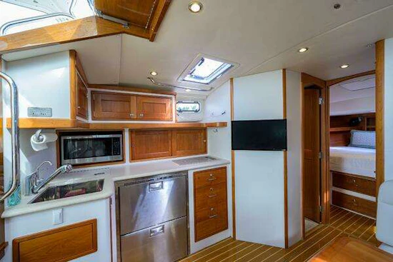 MJM 43z Yacht For Sale