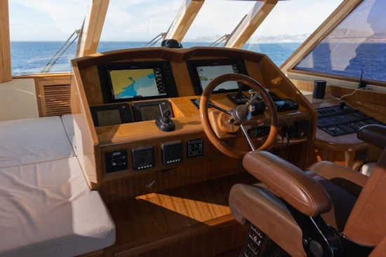 McKinna 69 Skylounge Yacht For Sale
