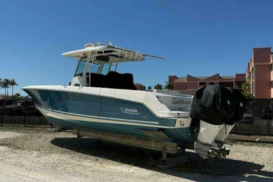 Boston Whaler  Yacht For Sale