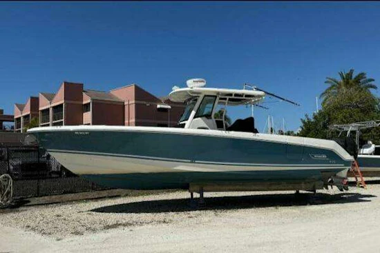 Boston Whaler  Yacht For Sale