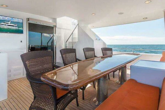 Ocean Alexander 100 Skylounge Megayacht Yacht For Sale